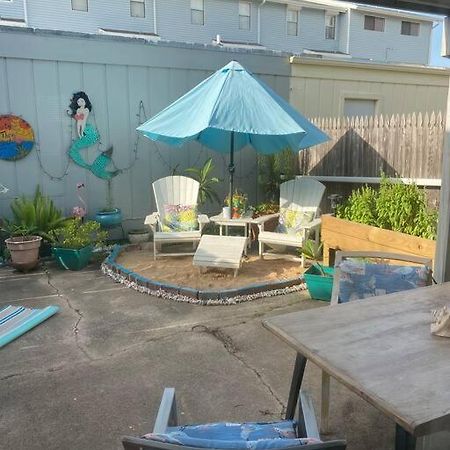 Beach Blanket Bungalow - A Wonderful Townhome Near The Beach Galveston Exterior foto