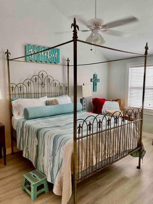 Beach Blanket Bungalow - A Wonderful Townhome Near The Beach Galveston Exterior foto