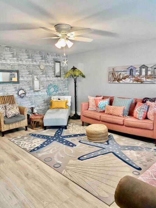 Beach Blanket Bungalow - A Wonderful Townhome Near The Beach Galveston Exterior foto